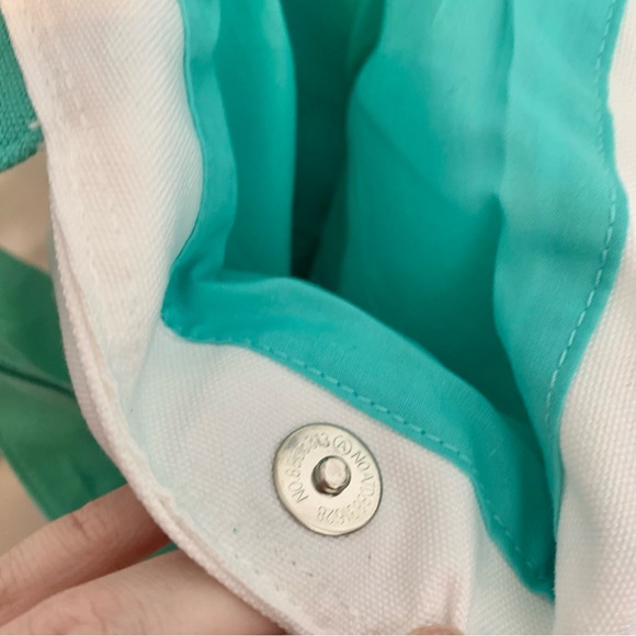 NWT. Disney Aloha Sunny Day Duffy & Friends bag, sea foam green accents … - Picture 9 of 11